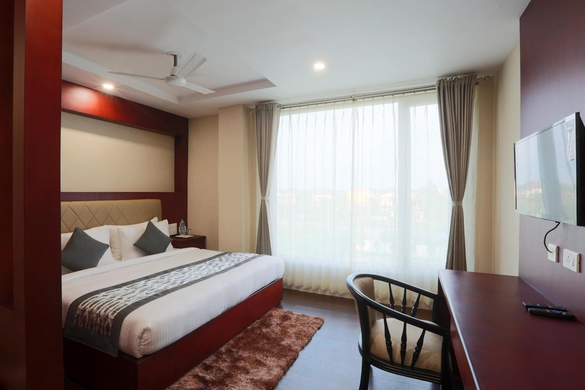 Presidental By East End Delhi Airport Hotel