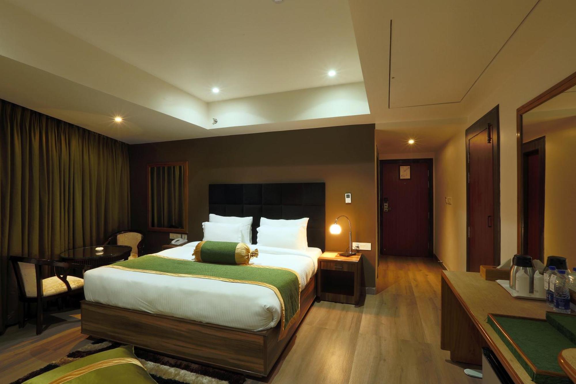 Presidental By East End Delhi Airport 3*