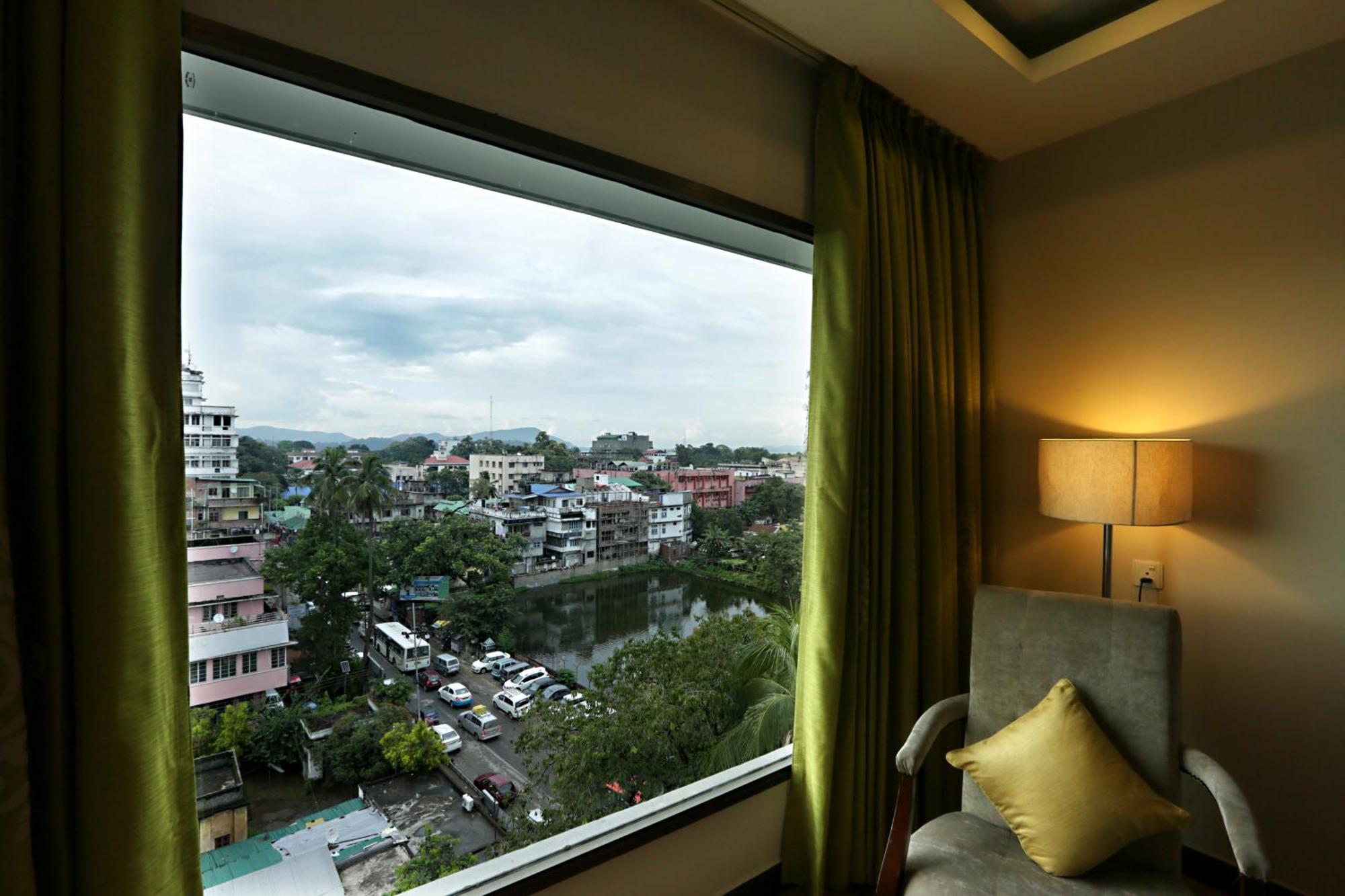 Presidental By East End Delhi Airport Hotel