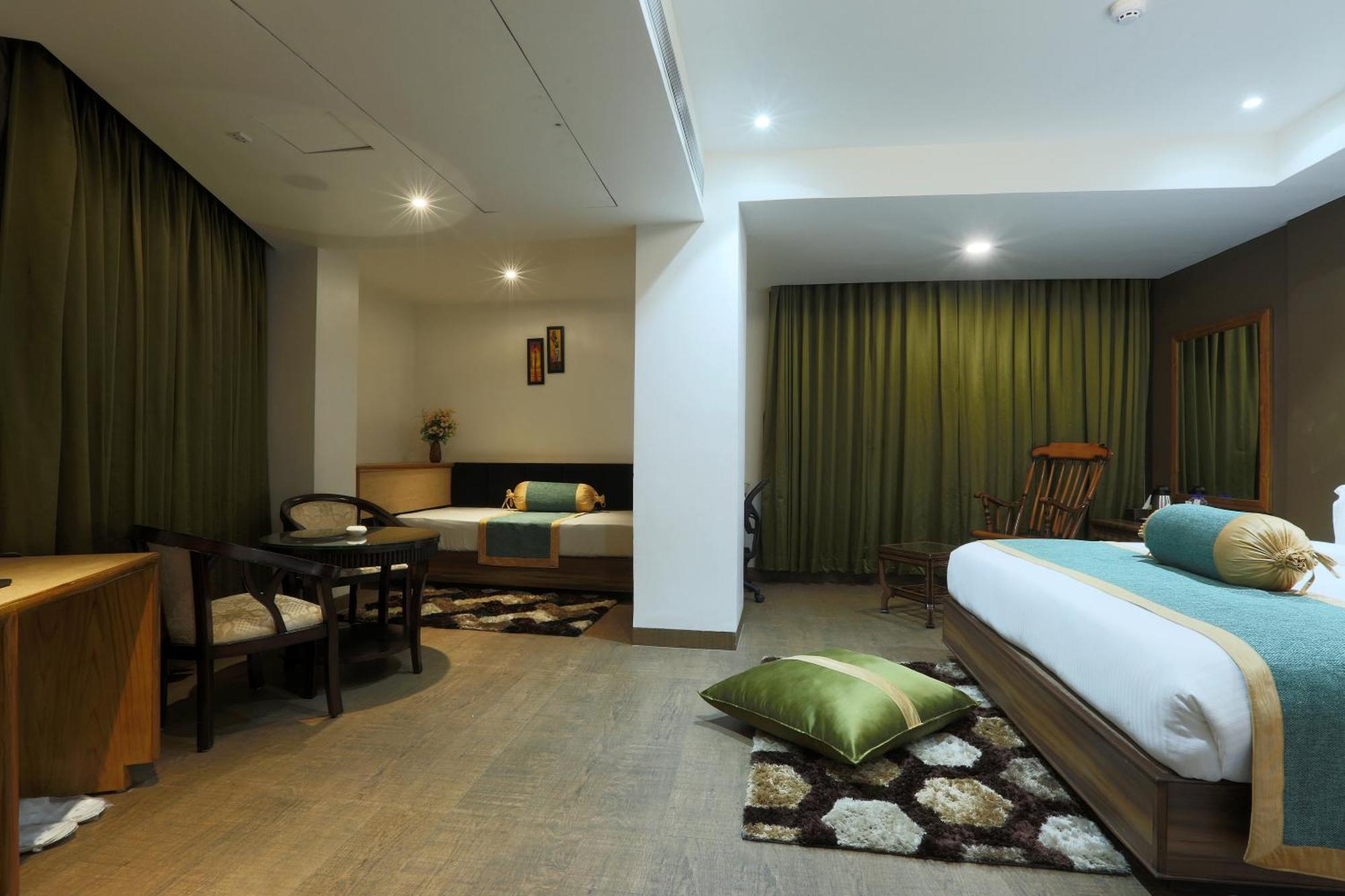 Presidental By East End Delhi Airport 3*