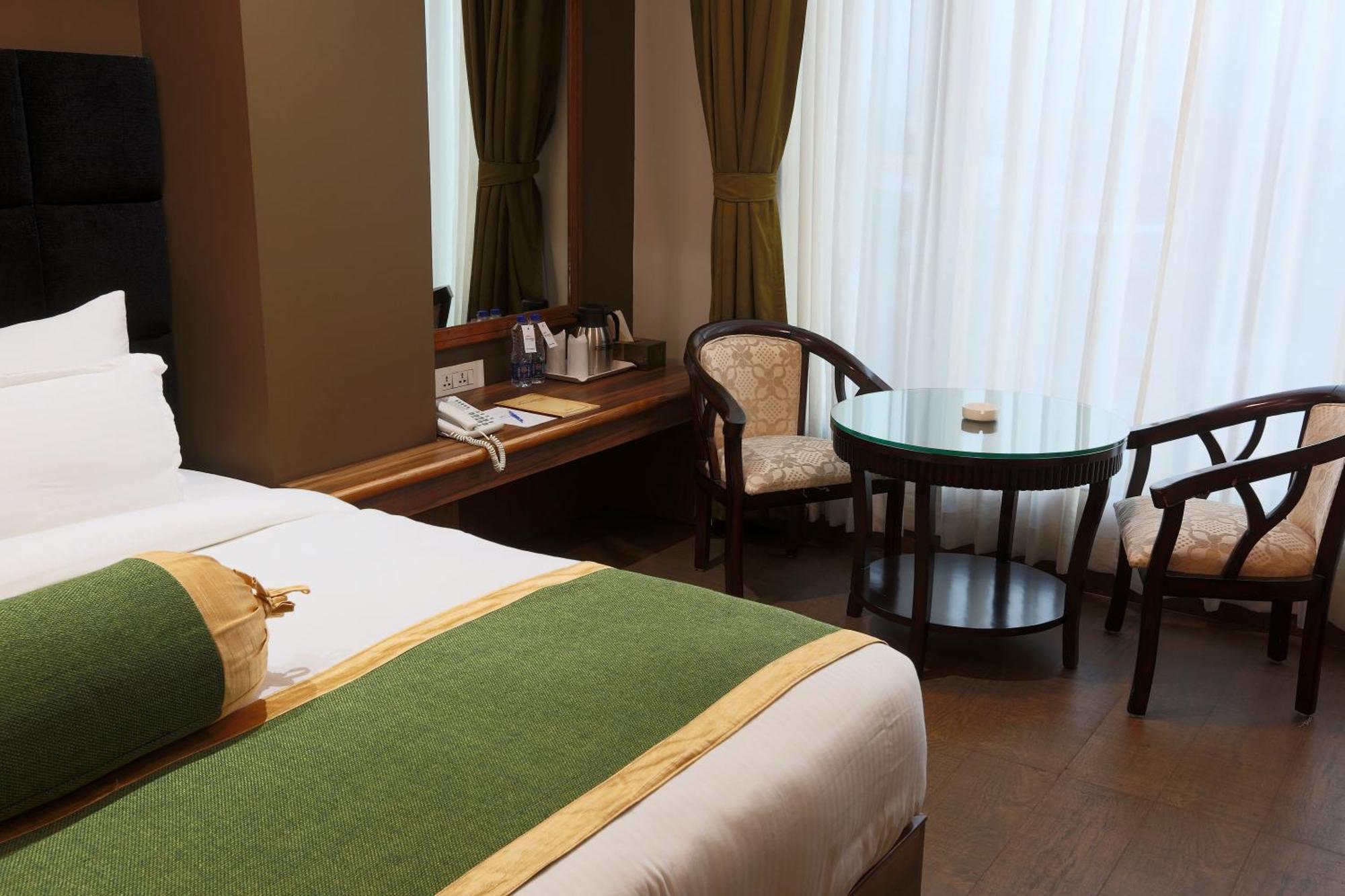 Presidental By East End Delhi Airport Hotel