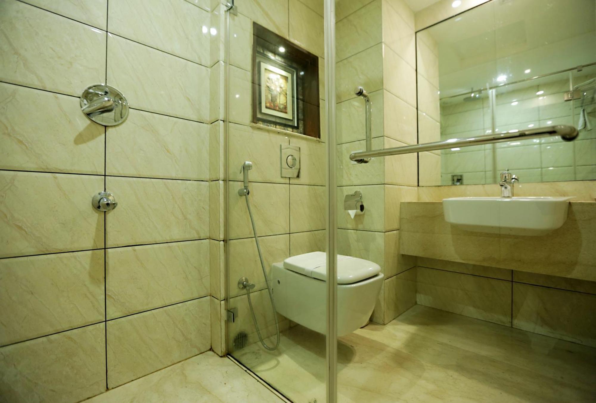 Presidental By East End Delhi Airport