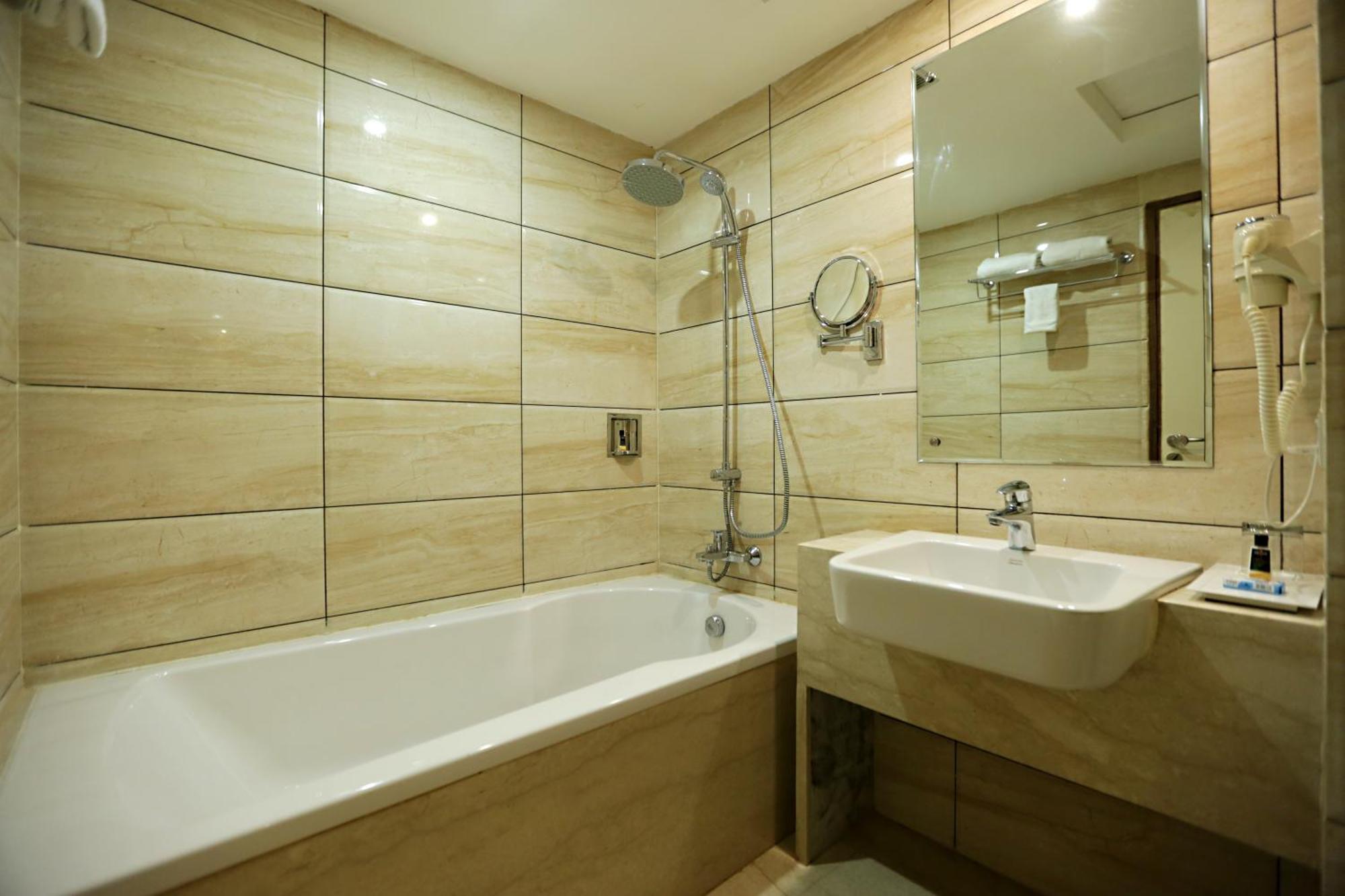 Hotel Presidental By East End Delhi Airport 3*