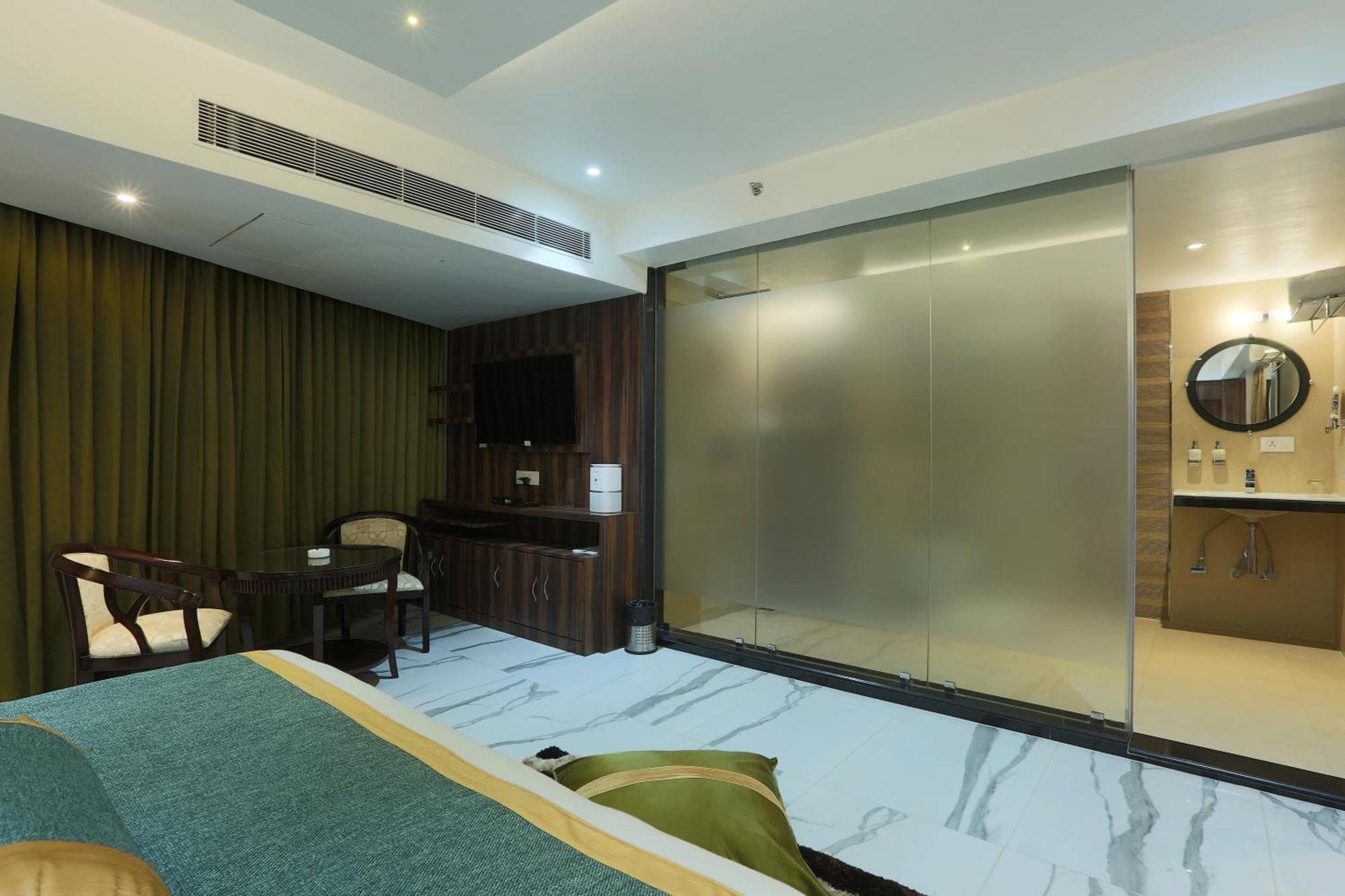 Presidental By East End Delhi Airport Hotel