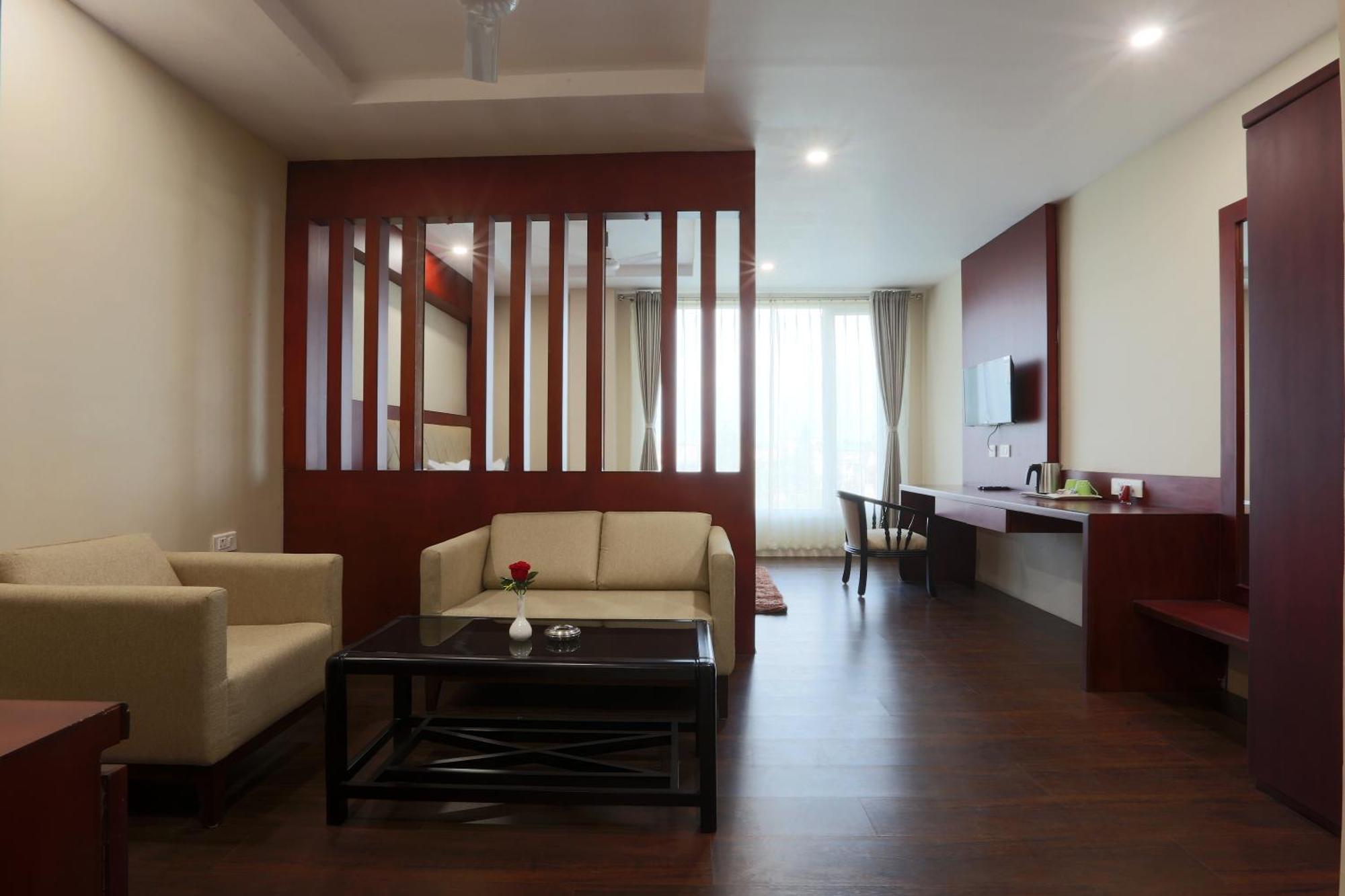 Presidental By East End Delhi Airport