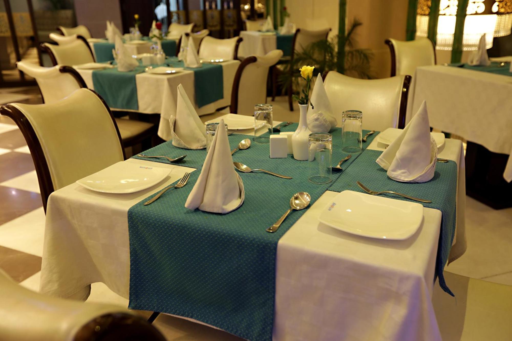 Presidental By East End Delhi Airport 3*